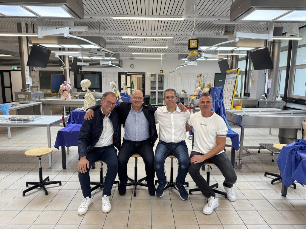 Active Participation as an Instructor in the "Bochum Spine Intervention-Course (BoWis-Course)"