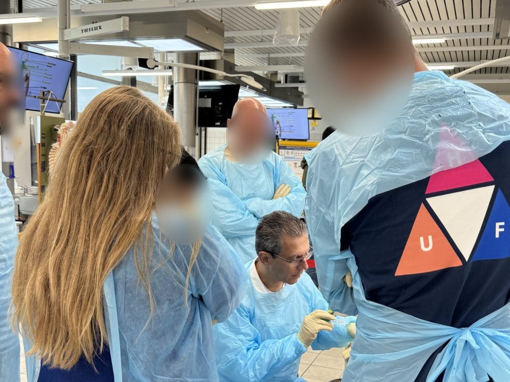 Active Participation as an Instructor in the "Bochum Spine Intervention-Course (BoWis-Course)"