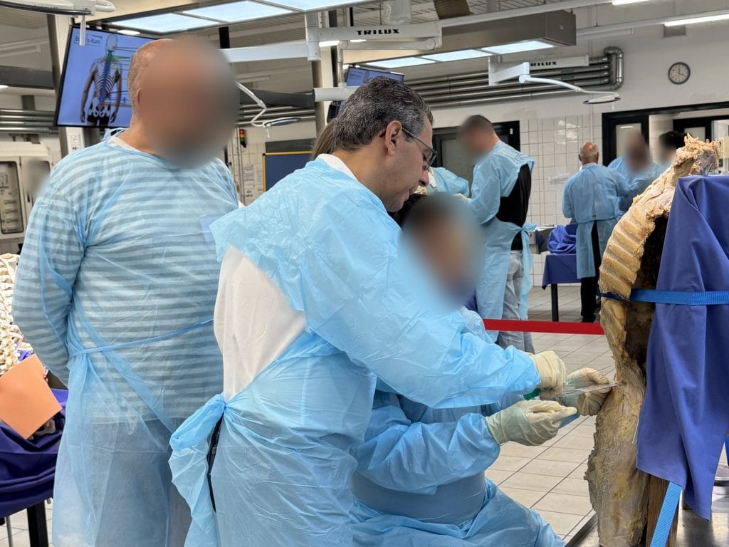 Active Participation as an Instructor in the "Bochum Spine Intervention-Course (BoWis-Course)"