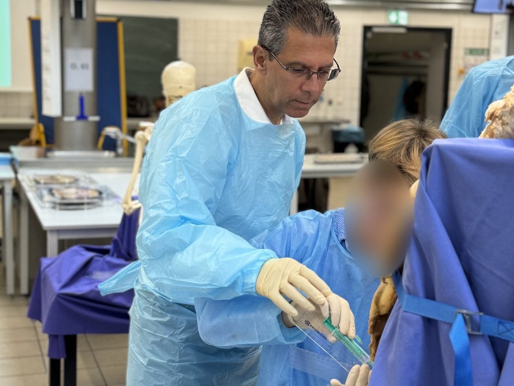 Active Participation as an Instructor in the "Bochum Spine Intervention-Course (BoWis-Course)"
